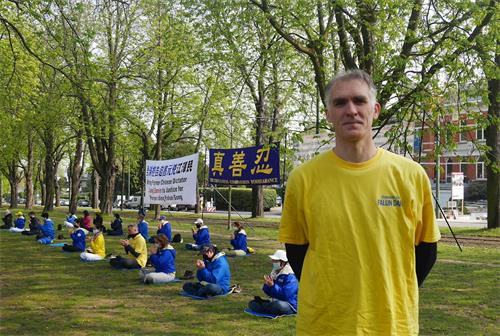 '图6:法轮功学员尼克·拜内斯(Nico Bijnens)认为,当前这场中共病毒疫情和中共对法轮功的迫害有一个共同点,就是中共带来的危害超出了人们的想象。'