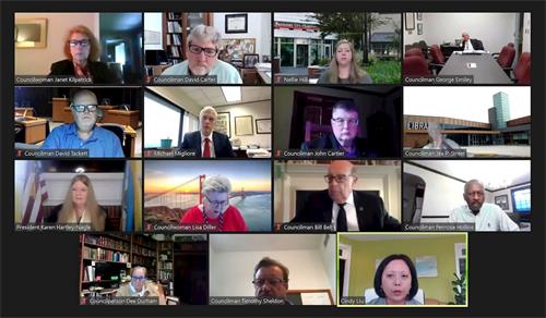 '图1:5月11日特拉华新堡县议会邀请法轮功学员刘辛迪介绍法轮功真相'