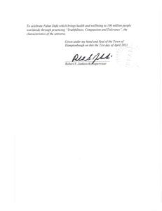 '图14~15:纽约州橙县汉普顿堡镇(Hamptonburgh)镇长罗伯特·扬科夫斯基(Robert