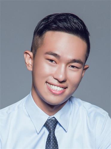 '图2：台南市民进党籍议员沈震东。'