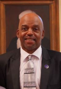 '图3:美国弗州米德尔塞克斯郡委员会主席韦恩・H・杰西(Wayne