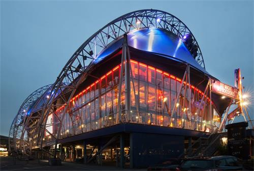 '图1：二零二二年一月七日至九日，美国神韵环球艺术团在欧洲首站——德国科隆圆顶音乐厅（Musical Dome Köln）演出四场。一位科隆观众表示，观赏神韵就像是踏上了一段旅途，领略着令人感动的故事和历史画卷，都与生命息息相关。图为科隆圆顶音乐厅外景。（大<span