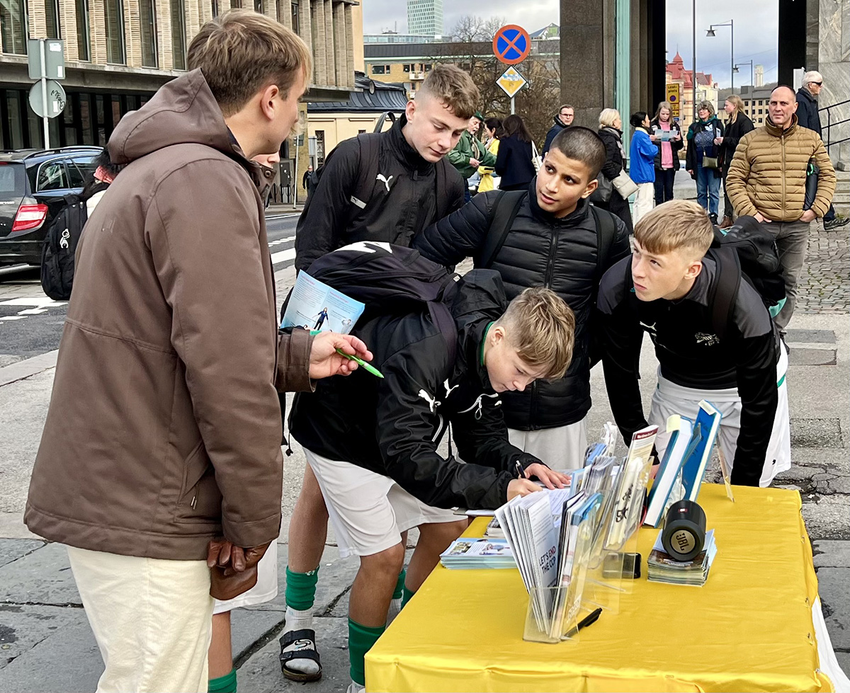 北欧民众在哥德堡声援四亿中国人三<span style='max-width:0px!important;margin-left:-4px;color:#eee!important;'>:</span>退<span style='max-width:0px!important;margin-left:-4px;color:#eee!important;'>.</span> 政要支持 8 2022 11 5 sweden gothenburg 08