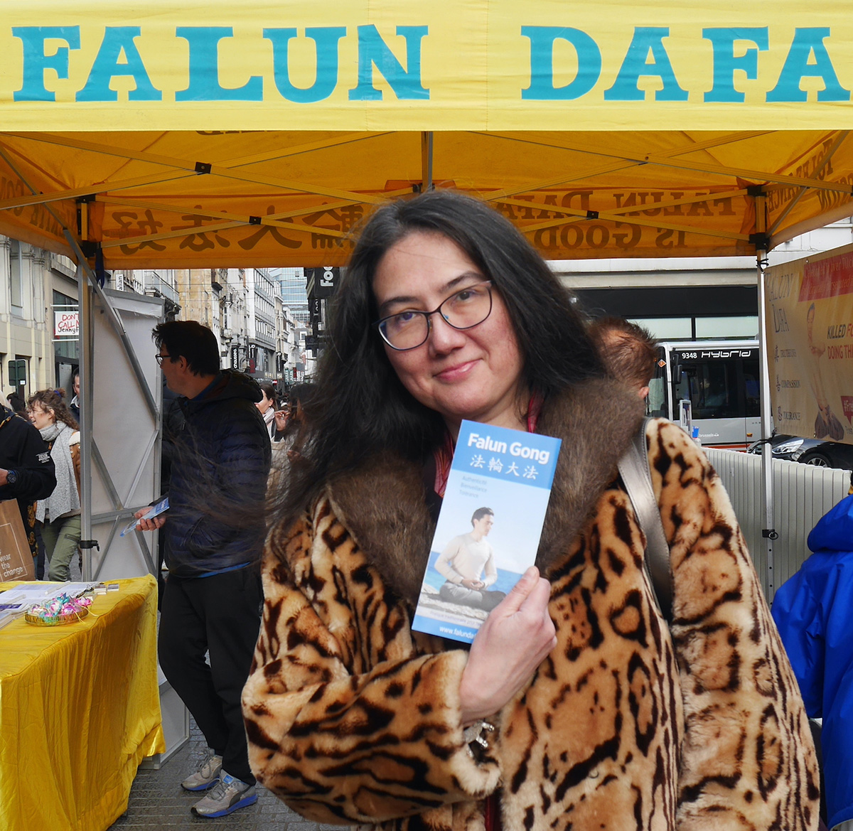 比利时民众举办活动 声援四亿人退出中共 11 2022 11 8 belgium brussels 07