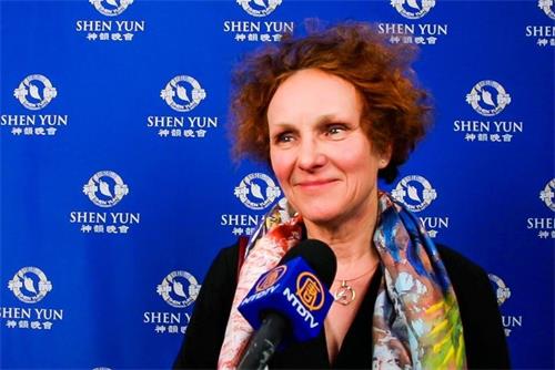 '图6：法国书法艺术家保尔⋅珀（Paule Persil）认为艺术首先是技术上的磨练，加上神赋予的奇迹，才能达到美的巅峰。（新<span