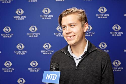 图7:丹麦首都哥本哈根市议员托马斯·罗登(Thomas Rohden)表示:神韵展示真实历史是极其重要的。(新<span style='max-width:0px!important;margin-left:-4px;color:#eee!important;'>!</span>唐<span style='max-width:0px!important;margin-left:-4px;color:#eee!important;'>!</span>人<span style='max-width:0px!important;margin-left:-4px;color:#eee!important;'>:</span>电视台)