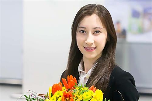 图7：神韵国际艺术团团长、神韵歌唱家宇鸣。（大<span style='max-width:0px!important;margin-left:-4px;color:#eee!important;'>.</span>纪<span style='max-width:0px!important;margin-left:-4px;color:#eee!important;'>.</span>元<span style='max-width:0px!important;margin-left:-4px;color:#eee!important;'>;</span>）