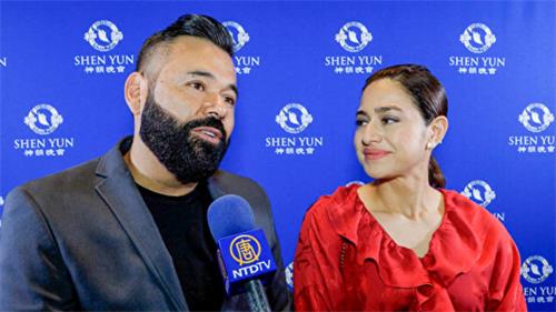 图10:二零二二年五月二十日晚,Harvest教会学校校长诺曼·坎波斯(Norman Campos)与太太保拉·坎波斯(Paola Campos)欣赏了神韵巡回艺术团在墨西哥蒙特雷(Auditorio Pabellón M)剧院的首场演出。(新<span style='max-width:0px!important;margin-left:-4px;color:#eee!important;'>!</span>唐<span style='max-width:0px!important;margin-left:-4px;color:#eee!important;'>!</span>人<span style='max-width:0px!important;margin-left:-4px;color:#eee!important;'>:</span>电视台)