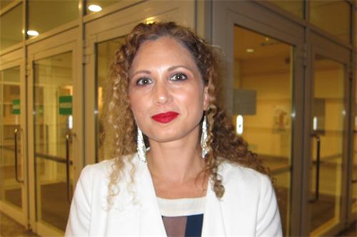 图8：二零二二年五月三十一日晚，意大利歌手（Chiara Lopresti）在乌迪内Teatro Nuovo Giovanni da Udine剧院，观看神韵纽约艺术团在当地的首场演出。（大<span style='max-width:0px!important;margin-left:-4px;color:#eee!important;'>.</span>纪<span style='max-width:0px!important;margin-left:-4px;color:#eee!important;'>.</span>元<span style='max-width:0px!important;margin-left:-4px;color:#eee!important;'>;</span>）