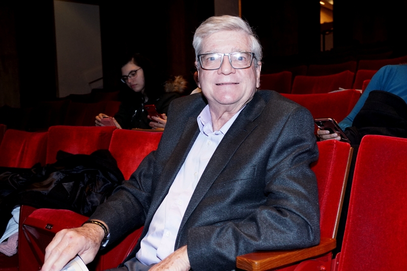 图8:二零二二年十二月二十七日,企业主和化工顾问阿尔·金巴克(Al Kinback)在琼斯演艺中心观看了神韵国际艺术团在休斯顿的第三场演出。他不停赞美神韵。(大<span style='max-width:0px!important;margin-left:-4px;color:#eee!important;'>.</span>纪<span style='max-width:0px!important;margin-left:-4px;color:#eee!important;'>.</span>元<span style='max-width:0px!important;margin-left:-4px;color:#eee!important;'>;</span>)