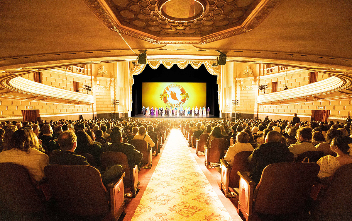 图7:二零二三年一月八日下午,神韵新纪元艺术团在旧金山歌剧院上演第四场演出,现场爆满。(明慧网)