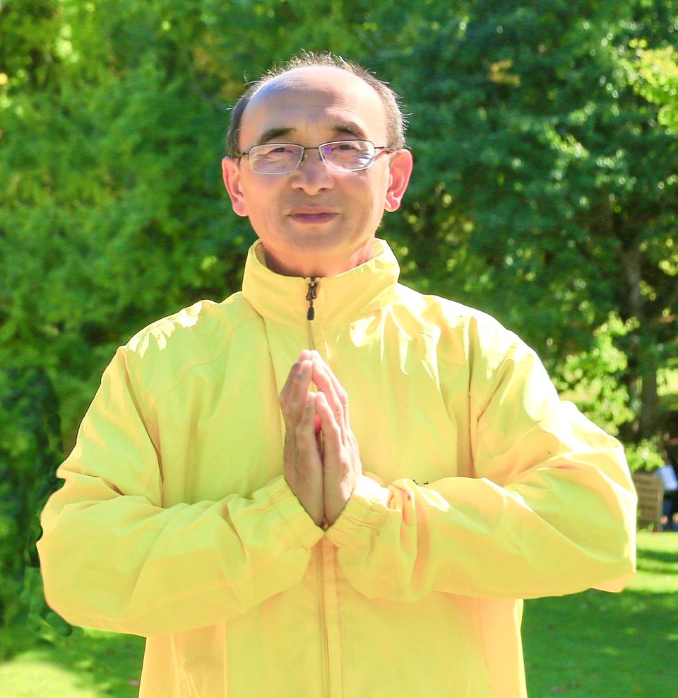 '图11:新西兰法轮功学员袁宏表示:“对师父的感恩之心,无法用语言来表达!恭祝师父新年好!”'