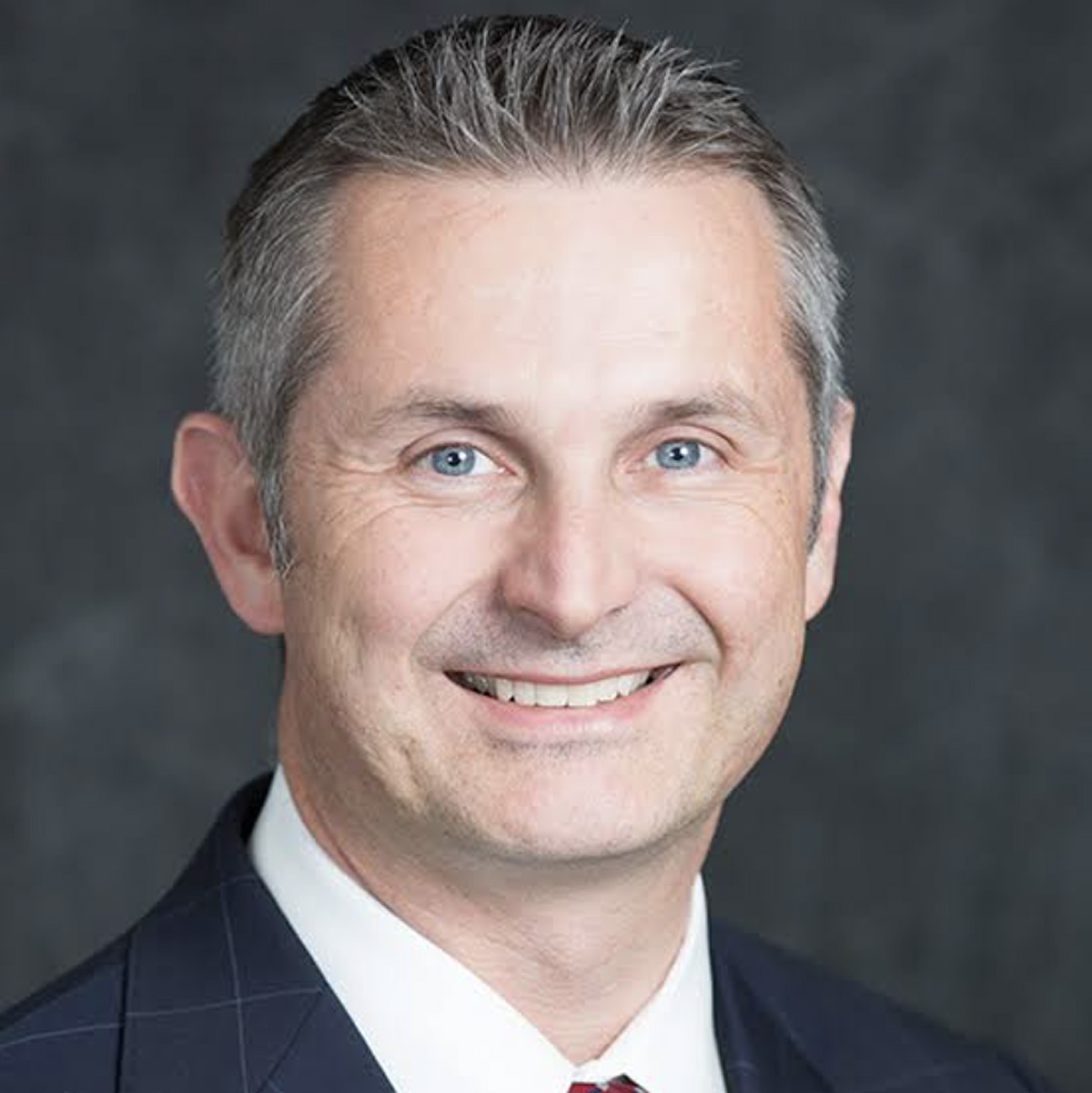 图11:德州众议院保险委员会主席汤姆·奥利佛森(Tom Oliverson)博士(德州众议院网页)