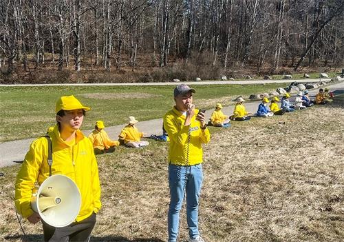 '图4：法轮功学员丹尼尔奉劝中使馆内的中国同胞们，抛弃中共，远离邪恶，早日三<span