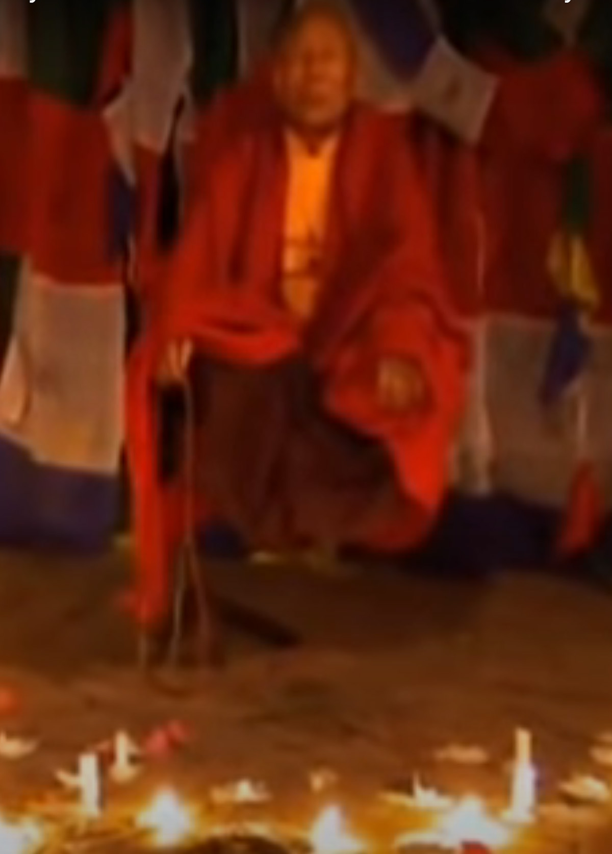 图7:起空中的僧人特写