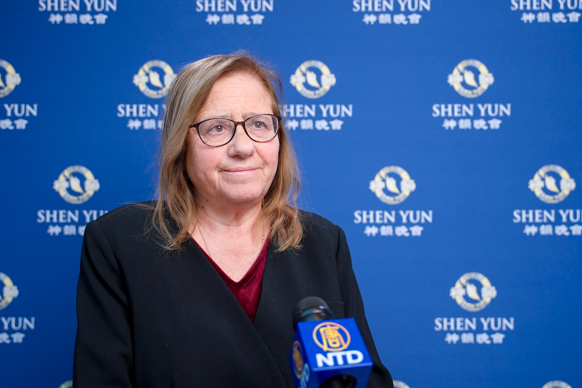 图5:二零二四年一月二十一日下午,意大利教育部副部长保拉·弗拉西内蒂(Paola Frassinetti)观看了神韵环球艺术团在意大利米兰阿尔钦博第剧院(Teatro degli Arcimboldi)的演出。(新<span style='max-width:0px!important;margin-left:-4px;color:#eee!important;'>!</span>唐<span style='max-width:0px!important;margin-left:-4px;color:#eee!important;'>!</span>人<span style='max-width:0px!important;margin-left:-4px;color:#eee!important;'>:</span>电视台)