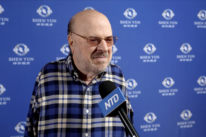 图18:二零二四年一月21日下午,波多黎各知名音乐制作人何塞·梅拉多(José Antonio Mellado)观赏了神韵巡回艺术团在圣胡安市刘易斯·费雷表演艺术中心(Centro de Bellas Artes Luis A Ferré)的第四场演出。(新<span style='max-width:0px!important;margin-left:-4px;color:#eee!important;'>!</span>唐<span style='max-width:0px!important;margin-left:-4px;color:#eee!important;'>!</span>人<span style='max-width:0px!important;margin-left:-4px;color:#eee!important;'>:</span>电视台)