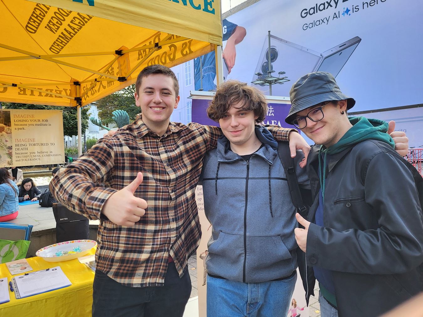 '图2:吉尔伯特(左),科内尔·范·德·维弗(中),史蒂文·阿诺茨(右)'