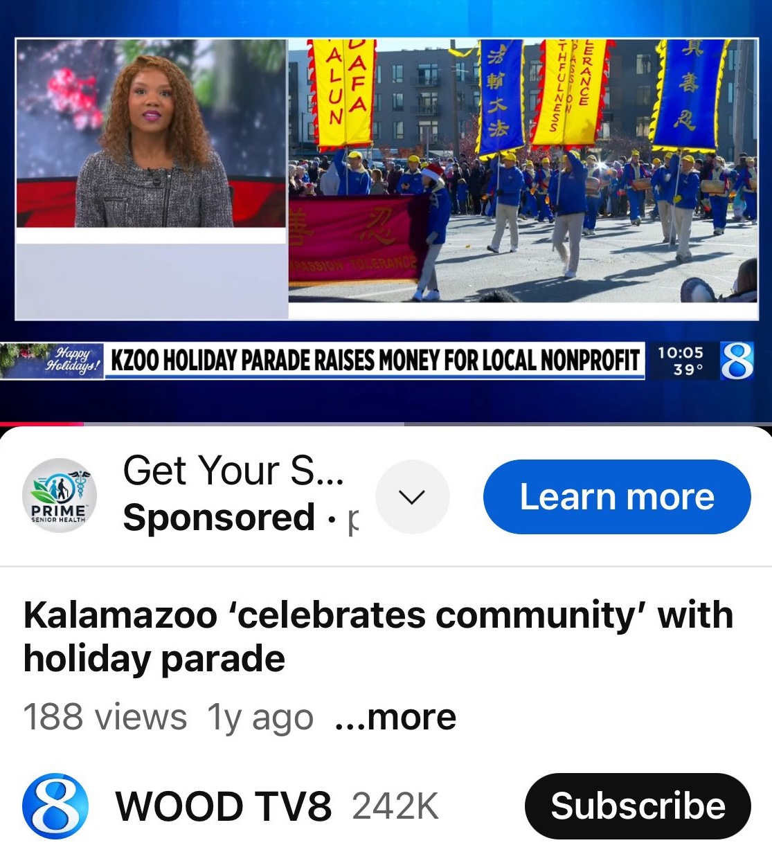 图1:二零二三年首次参加卡拉玛祖节日游行后,当地电视台的节目中播放了法轮功的方阵(Wood TV8电台网络截图)