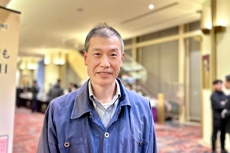 图6:名古屋大学医学系研究生学院教授日比英晴(Hibi Hideharu)观看了神韵环球艺术团在日本名古屋的首场演出。(大<span style='max-width:0px!important;margin-left:-4px;color:#eee!important;'>.</span>纪<span style='max-width:0px!important;margin-left:-4px;color:#eee!important;'>.</span>元<span style='max-width:0px!important;margin-left:-4px;color:#eee!important;'>;</span>)