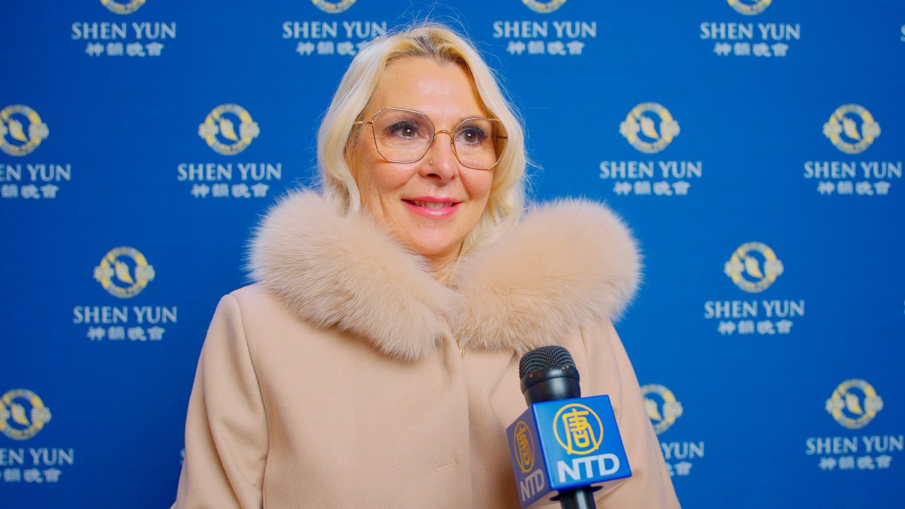 图14:二零二四年一月三十一日晚,舞蹈学校创办人、舞蹈评委尼科莱塔·博纳古罗(Nicoletta Buonaguro)观赏了美国神韵环球艺术团在意大利乌迪内的乔瓦尼新剧院的最后一场演出。(新<span style='max-width:0px!important;margin-left:-4px;color:#eee!important;'>!</span>唐<span style='max-width:0px!important;margin-left:-4px;color:#eee!important;'>!</span>人<span style='max-width:0px!important;margin-left:-4px;color:#eee!important;'>:</span>电视台)