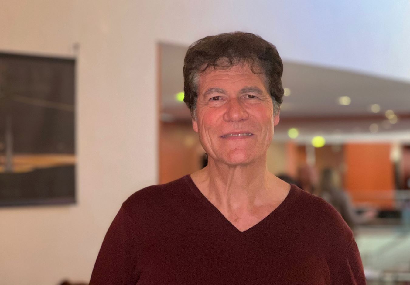 '图3:法国著名音乐大师菲利普·迪歇纳(Philippe Duchesne)盛赞神韵。(明慧网)'