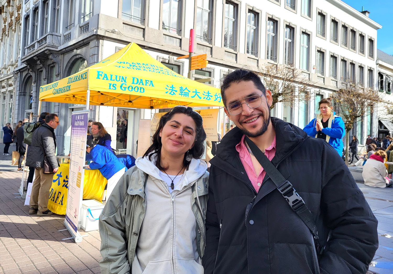 图8:工程师安东尼奥(Antonio )和朋友塞妲(Seda)了解迫害真相后表示:“发生的迫害我感到很难过。”