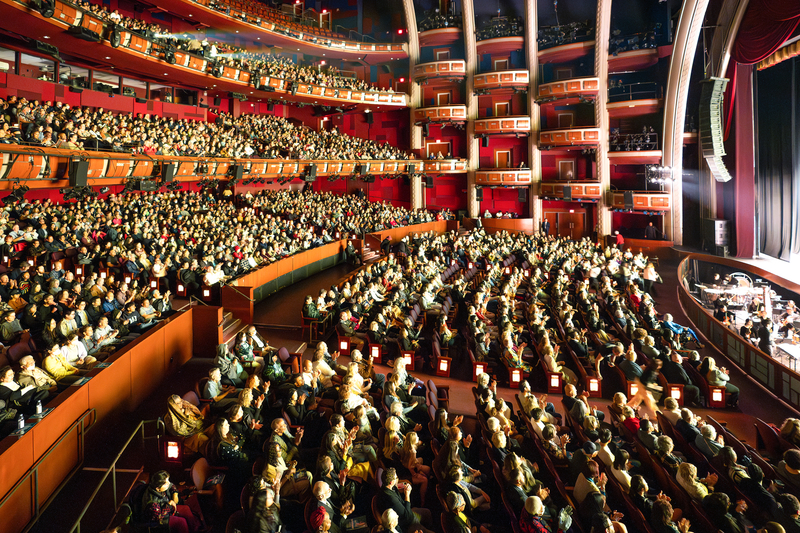 图2:二零二四年四月七日下午,神韵北美艺术团在美国加州好莱坞杜比剧院(Dolby Theatre)的演出再次以售罄落幕,至此也为神韵本演季在大洛杉矶及中加州地区为期一个月的二十五场演出画上完美的句号。(大<span style='max-width:0px!important;margin-left:-4px;color:#eee!important;'>.</span>纪<span style='max-width:0px!important;margin-left:-4px;color:#eee!important;'>.</span>元<span style='max-width:0px!important;margin-left:-4px;color:#eee!important;'>;</span>)