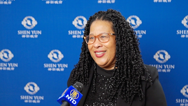 图15:二零二四年四月四日晚,加拿大安省议员安德里亚·哈泽尔(Andrea Hazell)观赏了神韵国际艺术团在加拿大多伦多四季表演艺术中心(Four Seasons Centre for the Performing Arts)的演出。(新<span style='max-width:0px!important;margin-left:-4px;color:#eee!important;'>!</span>唐<span style='max-width:0px!important;margin-left:-4px;color:#eee!important;'>!</span>人<span style='max-width:0px!important;margin-left:-4px;color:#eee!important;'>:</span>电视台)