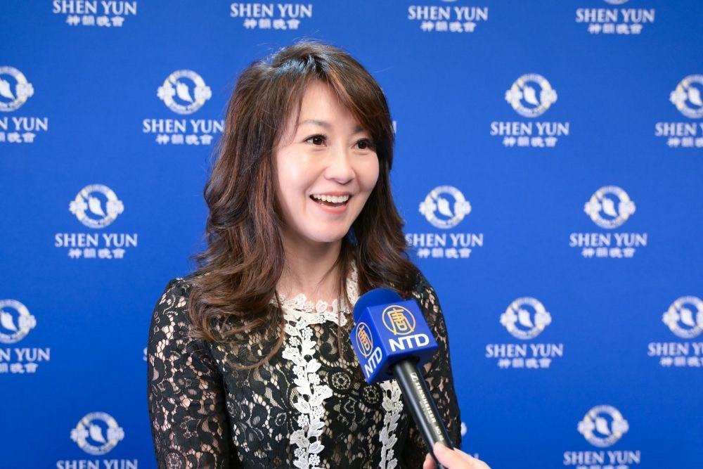 图7:二零二四年四月六日晚上,知名媒体人廖筱君观赏神韵纽约艺术团在台北表演艺术中心的第七场演出。(新<span style='max-width:0px!important;margin-left:-4px;color:#eee!important;'>!</span>唐<span style='max-width:0px!important;margin-left:-4px;color:#eee!important;'>!</span>人<span style='max-width:0px!important;margin-left:-4px;color:#eee!important;'>:</span>电视台)