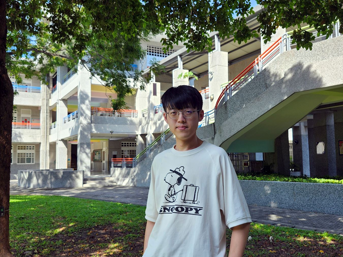 '图5:台湾台中的青年法轮功学员庭弘待人处事有法理依循,不随波逐流。'