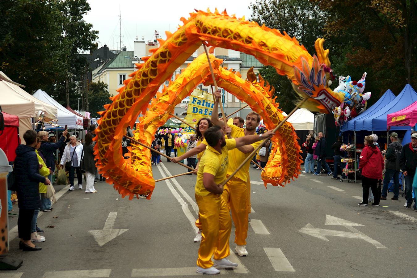'图1~10:波兰法轮功学员于二零二四年九月十四日,在波兰最大农业园艺中心斯凯尔'