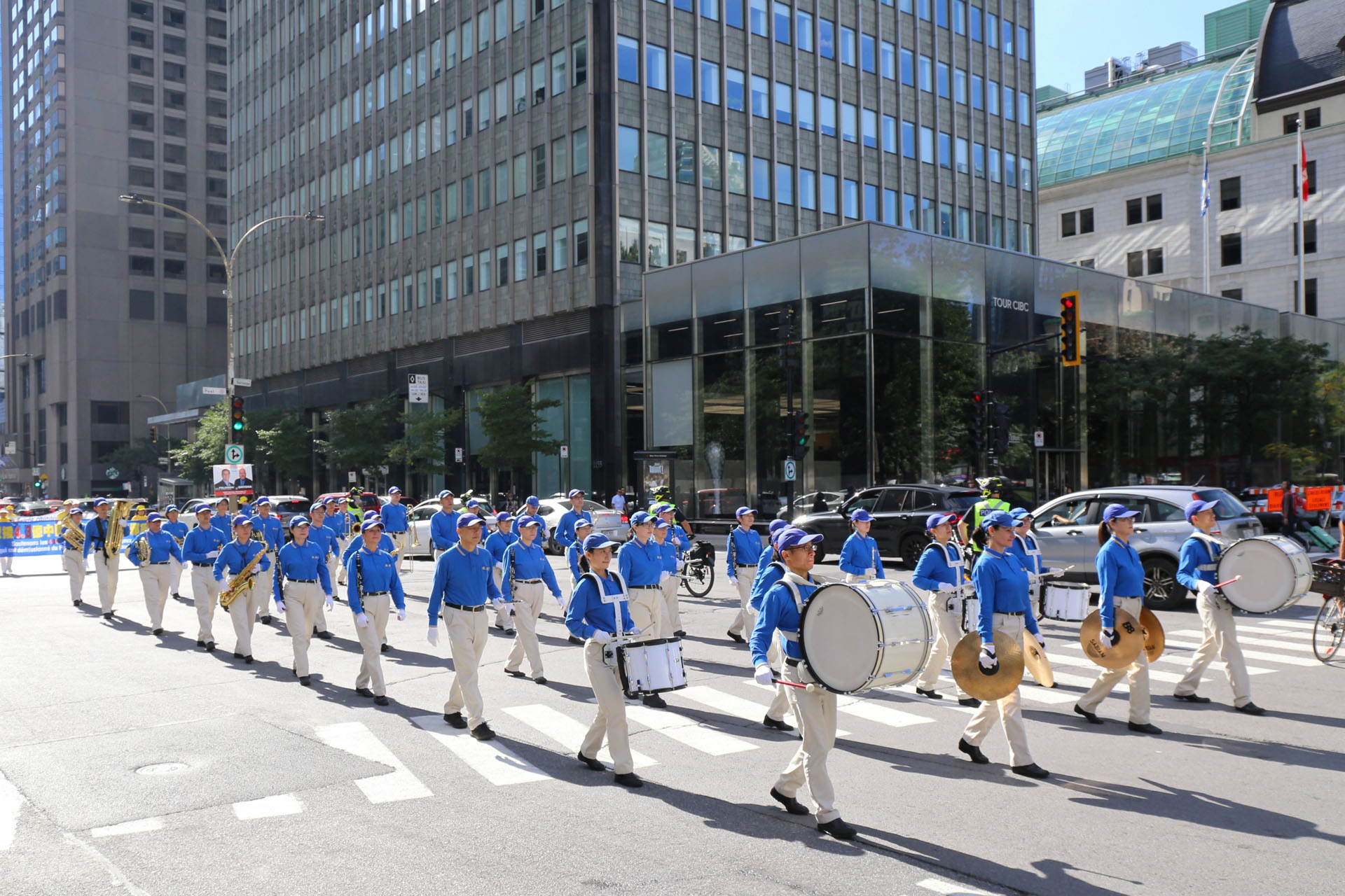 图1~7:二零二四年九月二十八日,加拿大魁北克部份法轮功学员在蒙特利尔举行游行集会,声援逾四亿三千万中国人退出中共的党、团、队组织,为自己选择光明的未来。