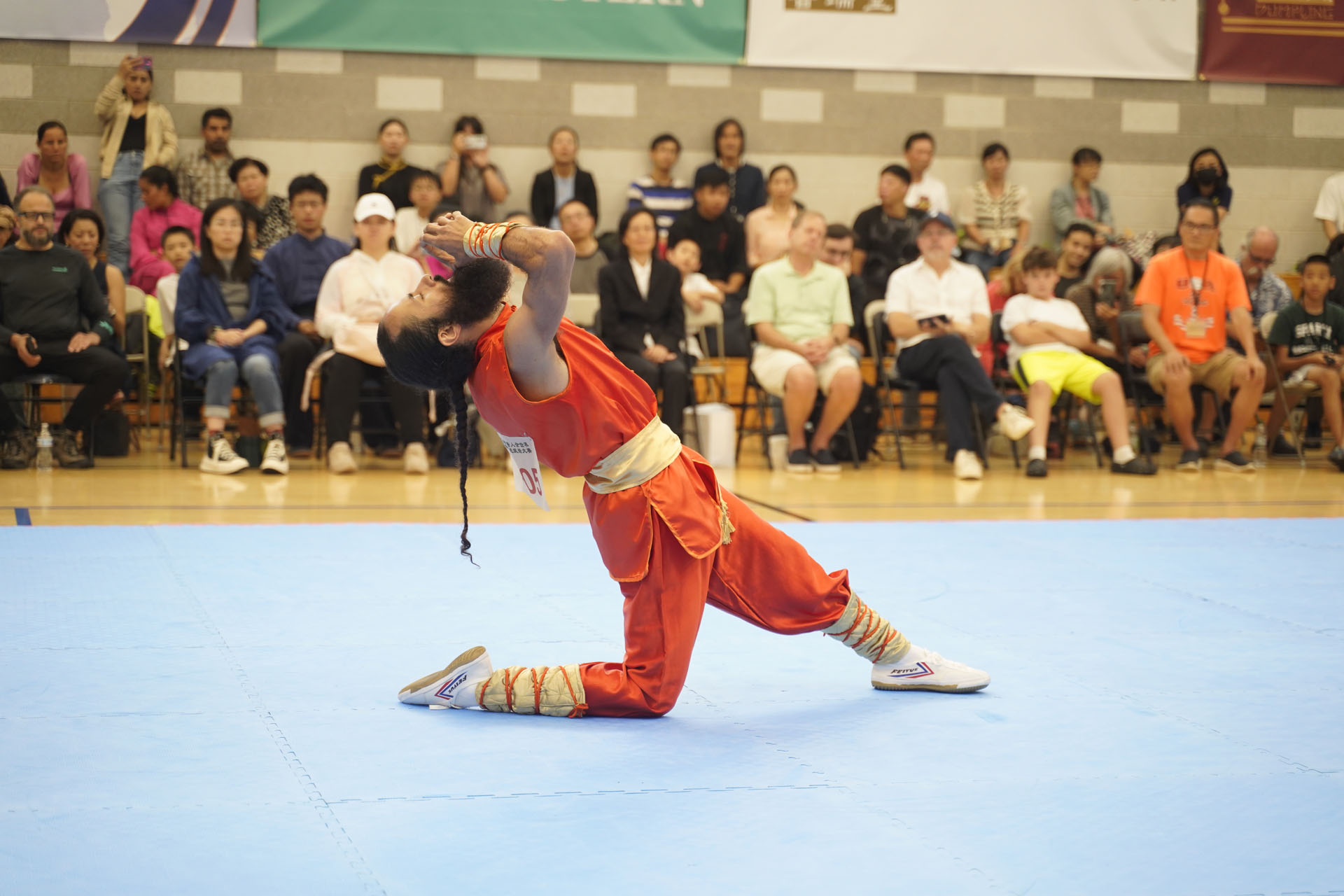 图5:玻利维亚选手塞尔吉奥‧托雷斯(Sergio Torres)在男子拳术组比赛中表演醉拳。(大<span style='max-width:0px!important;margin-left:-4px;color:#eee!important;'>.</span>纪<span style='max-width:0px!important;margin-left:-4px;color:#eee!important;'>.</span>元<span style='max-width:0px!important;margin-left:-4px;color:#eee!important;'>;</span>)