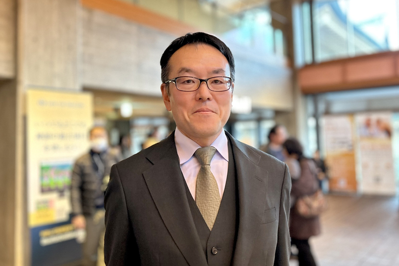 图5:二零二五年一月三日下午,IT端末机器制造、系统开发公司社长平林幸典(Hirabayashi Yukinori)观赏了在京都的ROHM京都剧院(ROHM Theatre Kyoto)的第三场神韵演出。(大<span style='max-width:0px!important;margin-left:-4px;color:#eee!important;'>.</span>纪<span style='max-width:0px!important;margin-left:-4px;color:#eee!important;'>.</span>元<span style='max-width:0px!important;margin-left:-4px;color:#eee!important;'>;</span>)