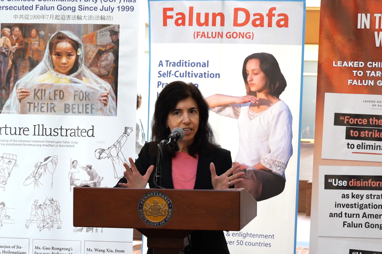 图4:反活摘器官医生组织(DAFOH)代表杰西卡·鲁索医生在新闻发布会上发言。