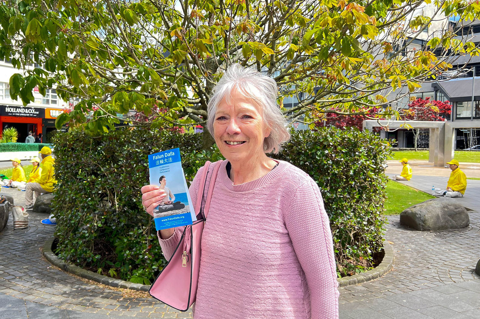 图9:茱迪·巴塞尔(Judi Basell)认为真、善、忍是很美好的词。