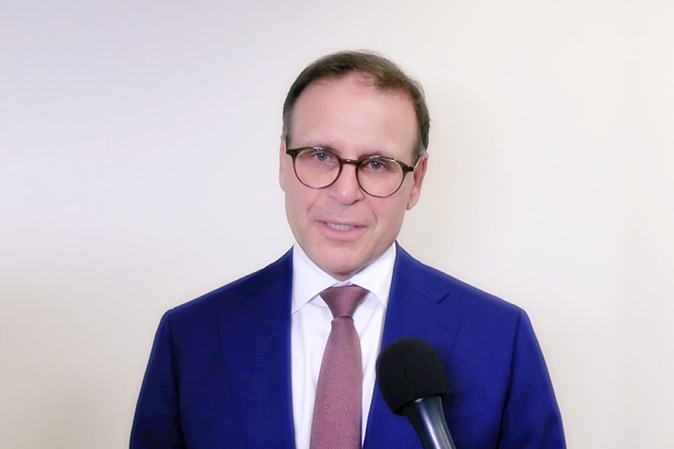 '图2:十月二十二日,加拿大参议院反对党领袖、参议员侯塞克斯表达了对中共跨国镇压和渗透的关注。他呼吁加拿大政府捍卫加国利益和本国公民的权利。'