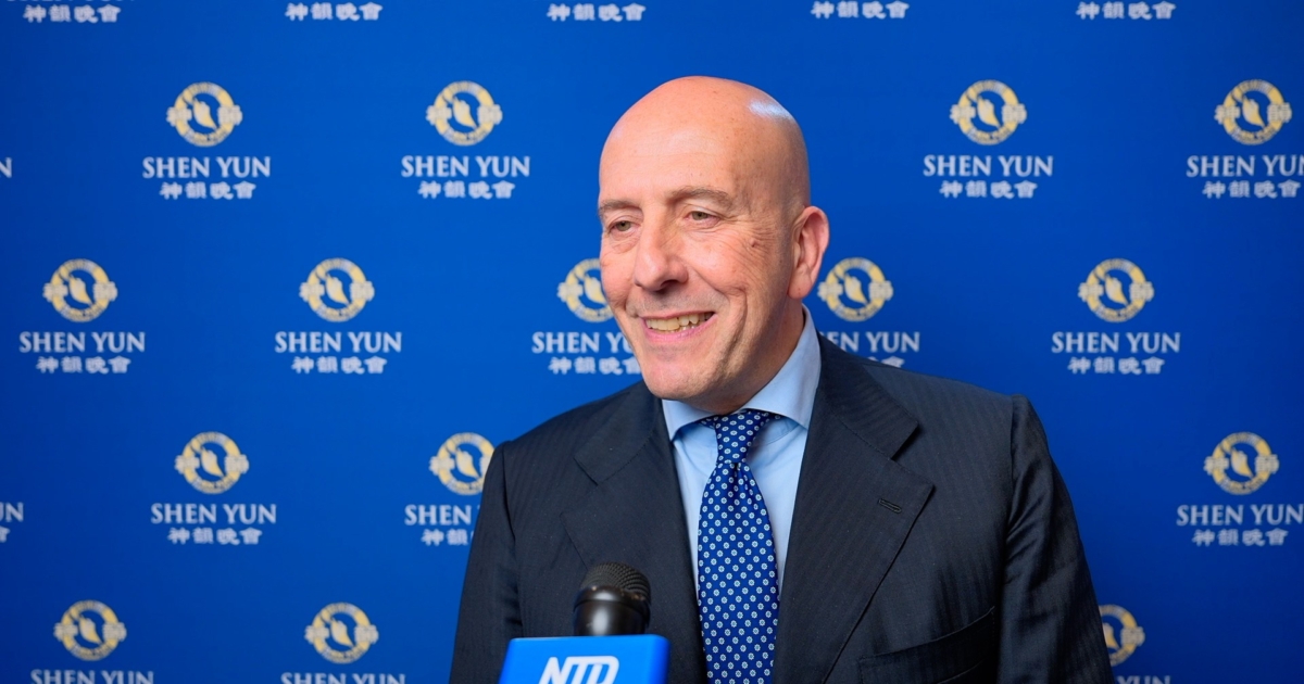 图14:二零二五年二月五日晚,意大利国会参议员塞尔吉奥·拉斯特雷利(Sergio Rastrelli)在罗马观赏了神韵演出。 (新<span style='max-width:0px!important;margin-left:-4px;color:#eee!important;'>!</span>唐<span style='max-width:0px!important;margin-left:-4px;color:#eee!important;'>!</span>人<span style='max-width:0px!important;margin-left:-4px;color:#eee!important;'>:</span>电视台)