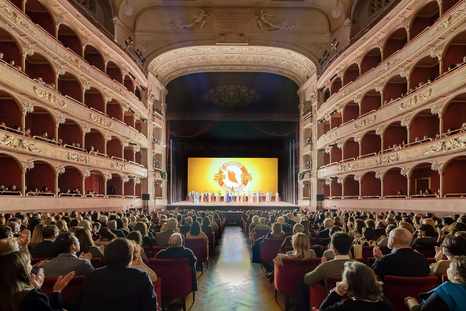 图3:二零二五年二月一日(大年初四),美国神韵纽约艺术团在罗马歌剧院(Teatro dell‘Opera di Roma)的演出,一票难求。(大<span style='max-width:0px!important;margin-left:-4px;color:#eee!important;'>.</span>纪<span style='max-width:0px!important;margin-left:-4px;color:#eee!important;'>.</span>元<span style='max-width:0px!important;margin-left:-4px;color:#eee!important;'>;</span>)