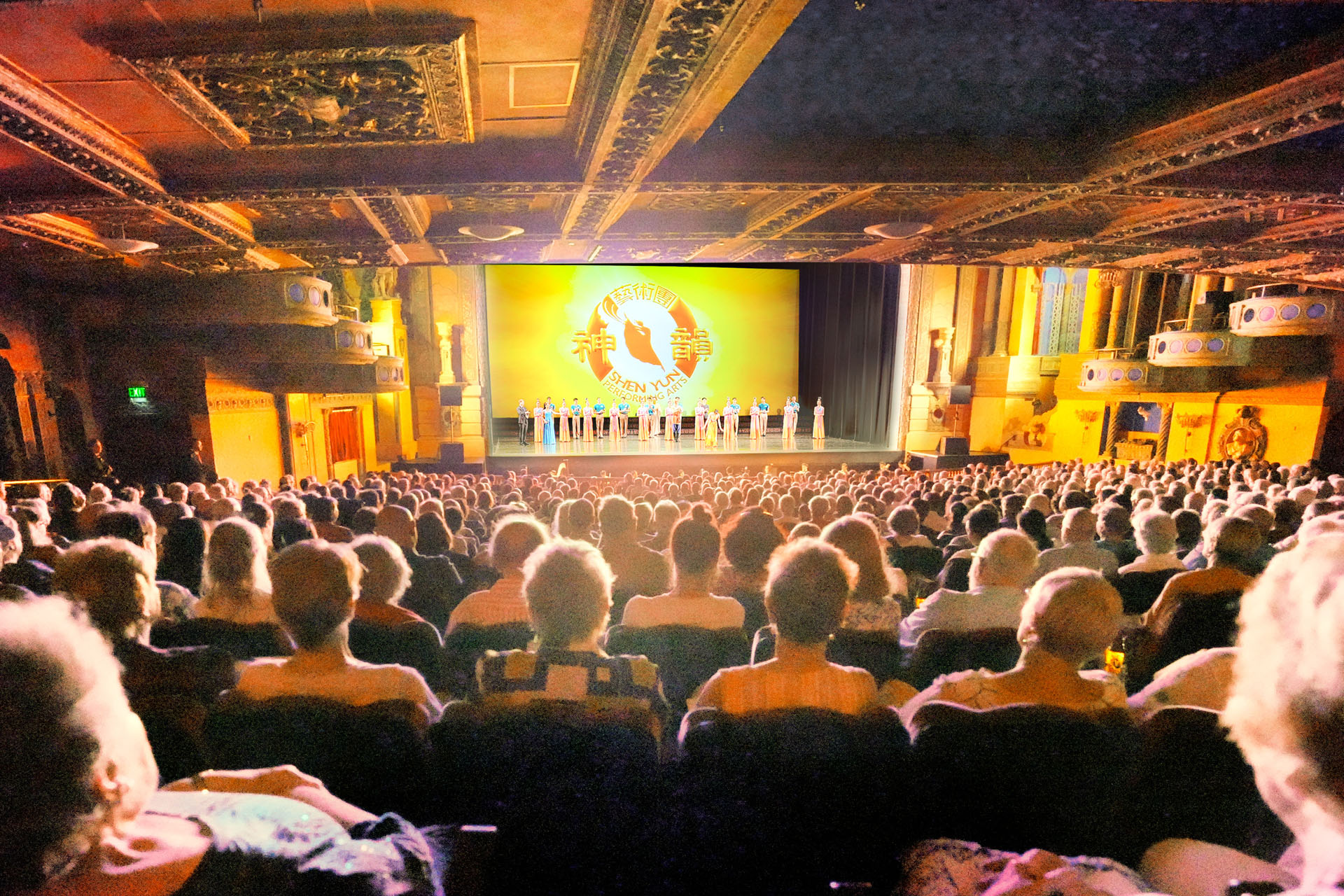 图2:二零二五年三月二日下午为止,神韵环球艺术团在澳洲悉尼帝苑剧院(Capitol Theatre)的六场演出连续爆满,在观众的要求下,主办方打开了平常不出售的座位。图为二月二十七日下午第二场演出的盛况。(大<span style='max-width:0px!important;margin-left:-4px;color:#eee!important;'>.</span>纪<span style='max-width:0px!important;margin-left:-4px;color:#eee!important;'>.</span>元<span style='max-width:0px!important;margin-left:-4px;color:#eee!important;'>;</span>)