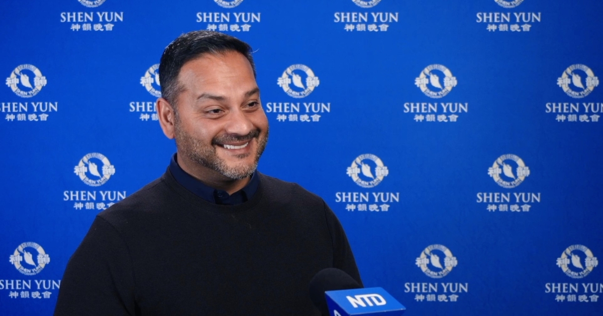 图9:二零二五年四月十五日晚,加拿大卡尔加里传统区国会议员舒夫‧马琼达尔(Shuv Majumdar)在卡尔加里观赏了神韵演出。(新<span style='max-width:0px!important;margin-left:-4px;color:#eee!important;'>!</span>唐<span style='max-width:0px!important;margin-left:-4px;color:#eee!important;'>!</span>人<span style='max-width:0px!important;margin-left:-4px;color:#eee!important;'>:</span>电视台)