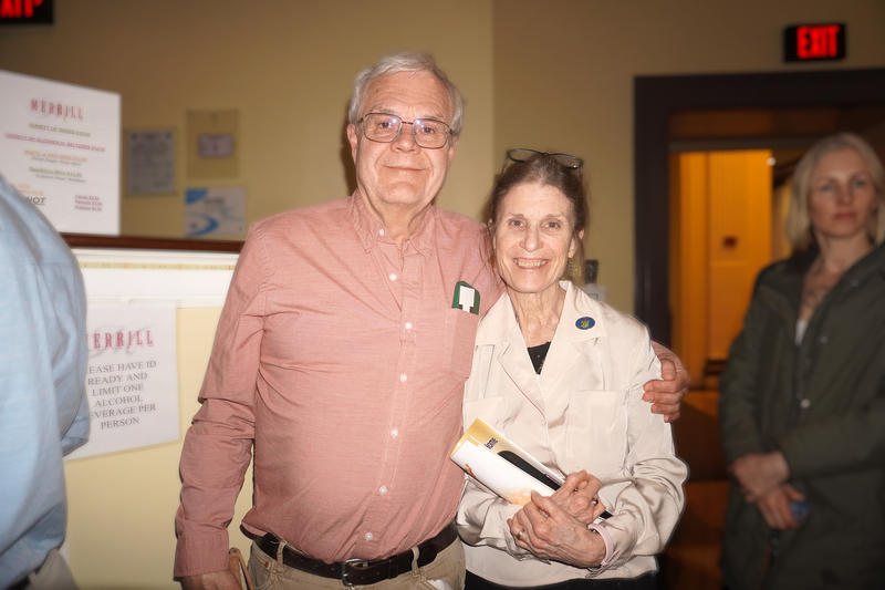 图16:二零二五年四月一日晚,缅因州众议员波比·阿福德(Poppy Arford)与丈夫在波特兰观赏了神韵演出。(大<span style='max-width:0px!important;margin-left:-4px;color:#eee!important;'>.</span>纪<span style='max-width:0px!important;margin-left:-4px;color:#eee!important;'>.</span>元<span style='max-width:0px!important;margin-left:-4px;color:#eee!important;'>;</span>)