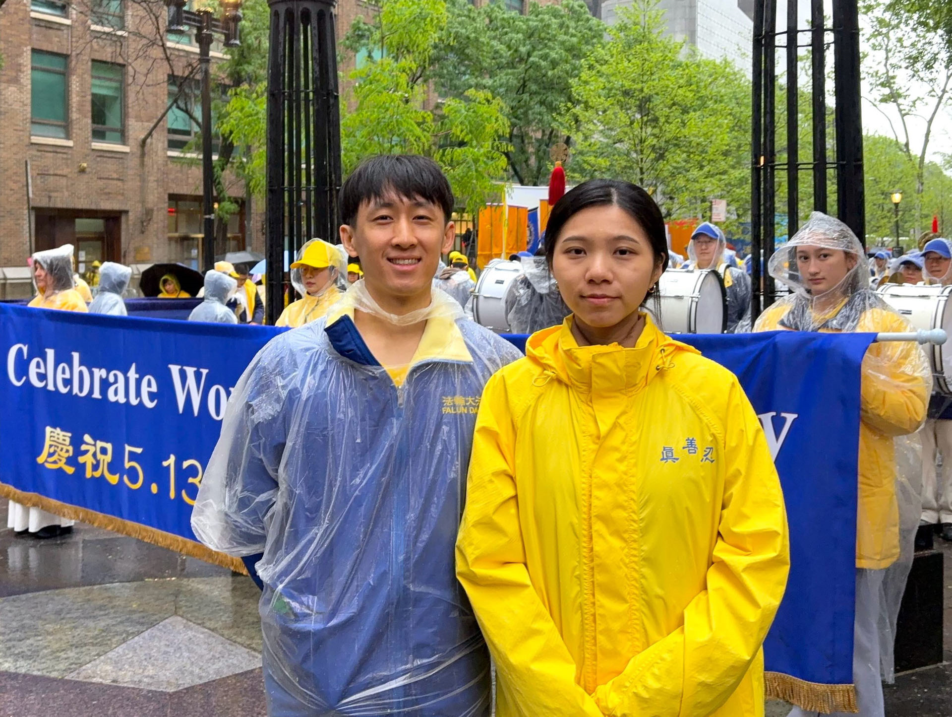 图5:在美国出生长大的青年法轮功学员布莱恩・易表示,大法象指南针一样,从小到大都帮助自己面对生活中的困难。