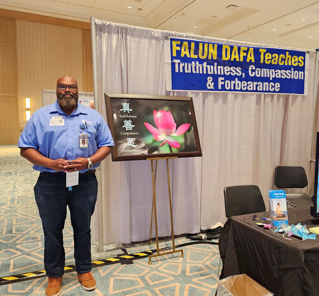 '图4:大会工作人员迈克尔·威尔斯'