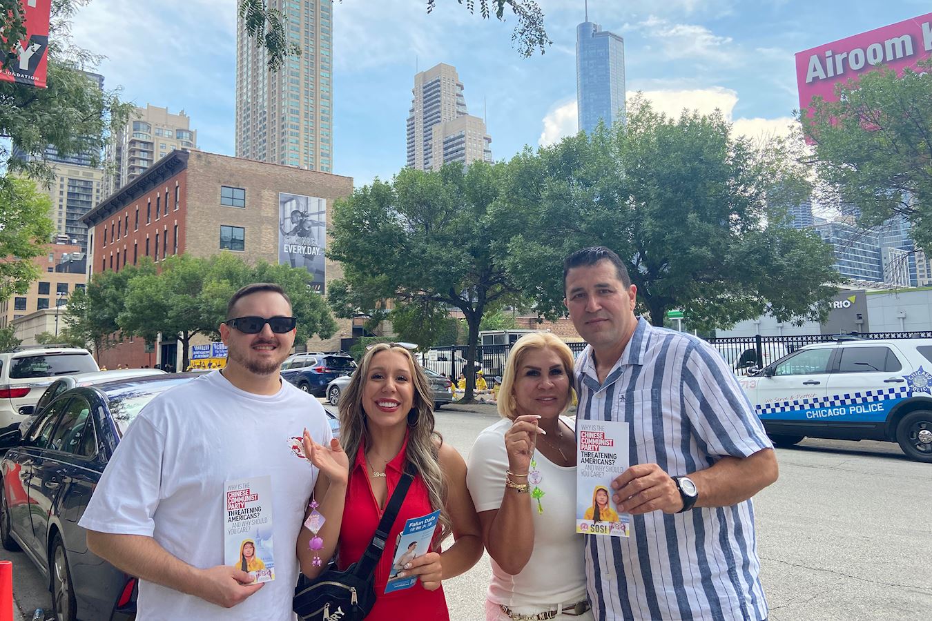 '图10:加西亚一家人,从左到右依次是儿子德里克、女儿布莉特妮、母亲娜塔莉、父亲托尼。'