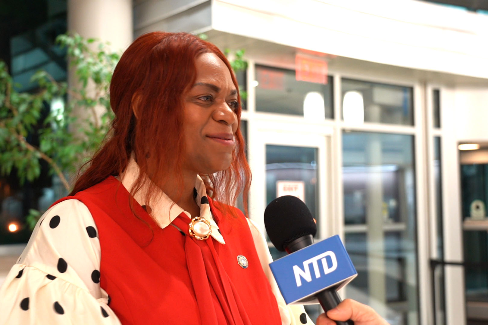 图6:二零二五年八月二十六日,特拉华州纽卡斯县议长莫妮克·威廉姆斯-约翰斯(Monique Williams-Johns)出席县议会,会上通过了支持法轮功修炼者信仰自由的R25-151号决议。