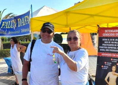 图8:何塞·曼努埃尔和妻子帕特里夏表示:中共活摘器官罪恶至极,必须要停止!