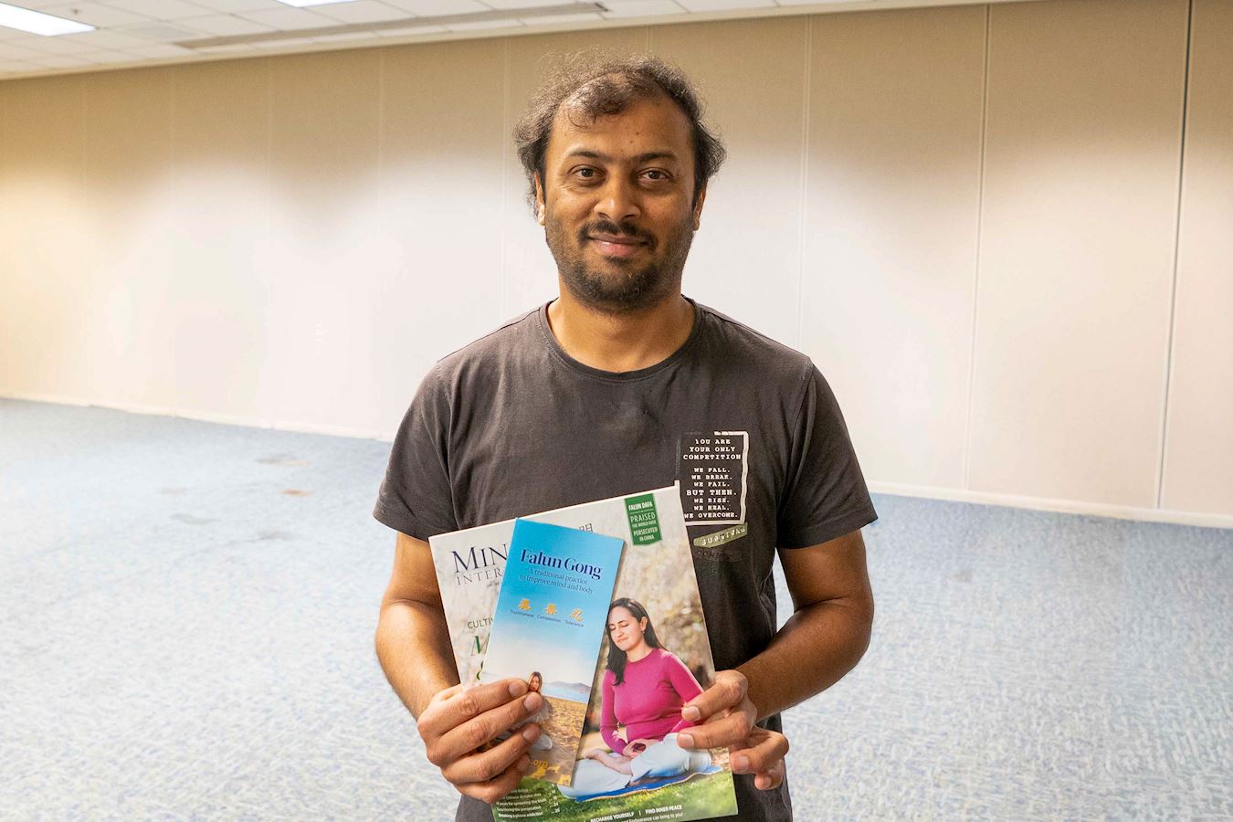 '图8:硅谷电脑工程师乾丹表示,他会继续修炼法轮功'